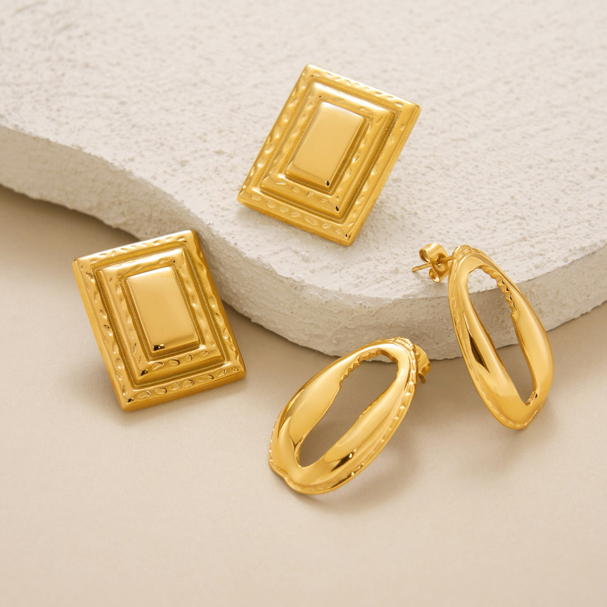 18k Elegant Geometric Oval Earring