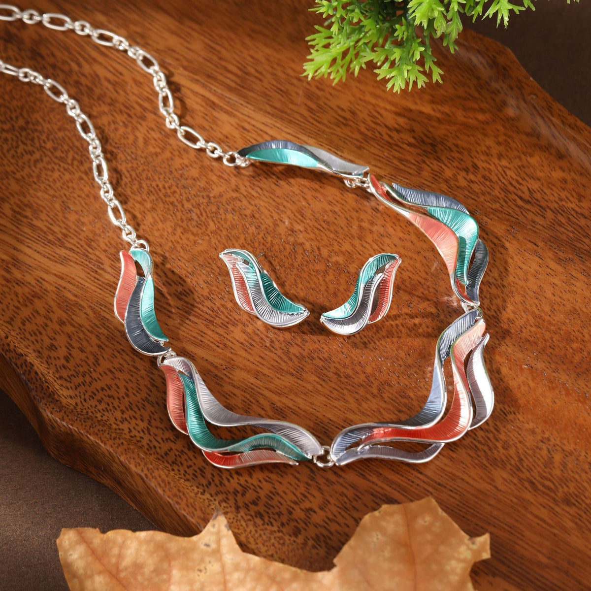 Classy Enamel Wave Necklace & Earring Set