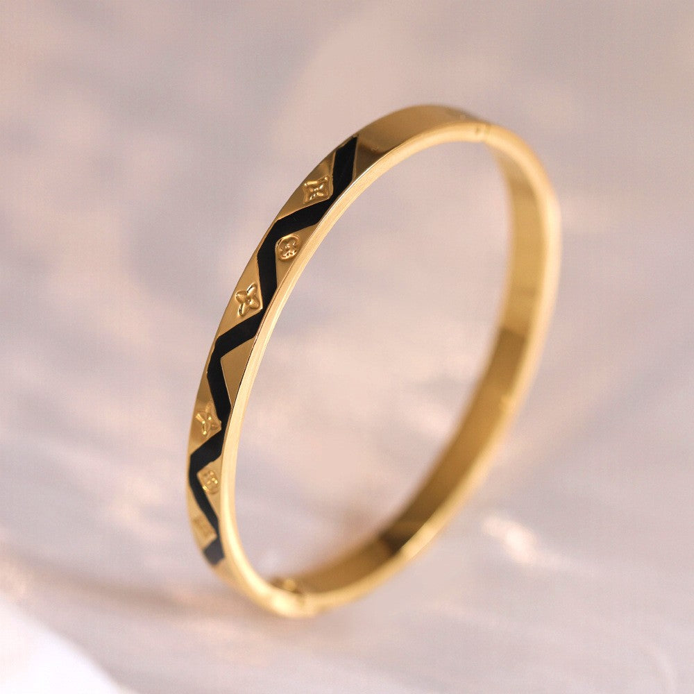 18k Classy Multicolor Geometric Bangle Set