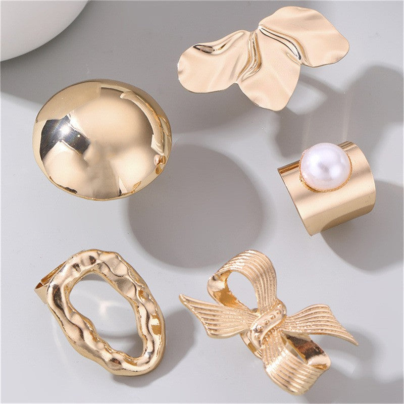 Classy Geometric Bow & Pearl Ring Set