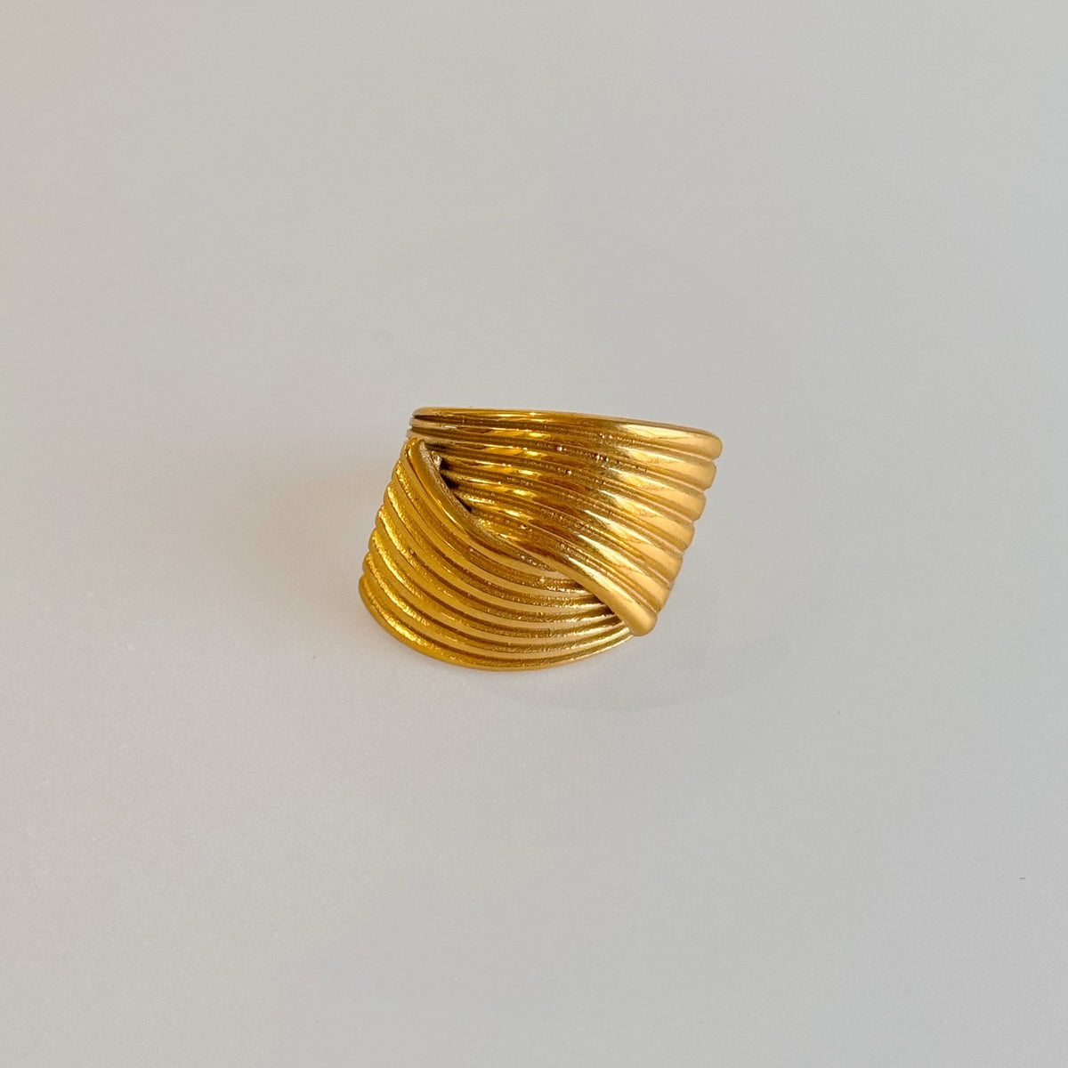18k Classy Fluted Wrap Ring