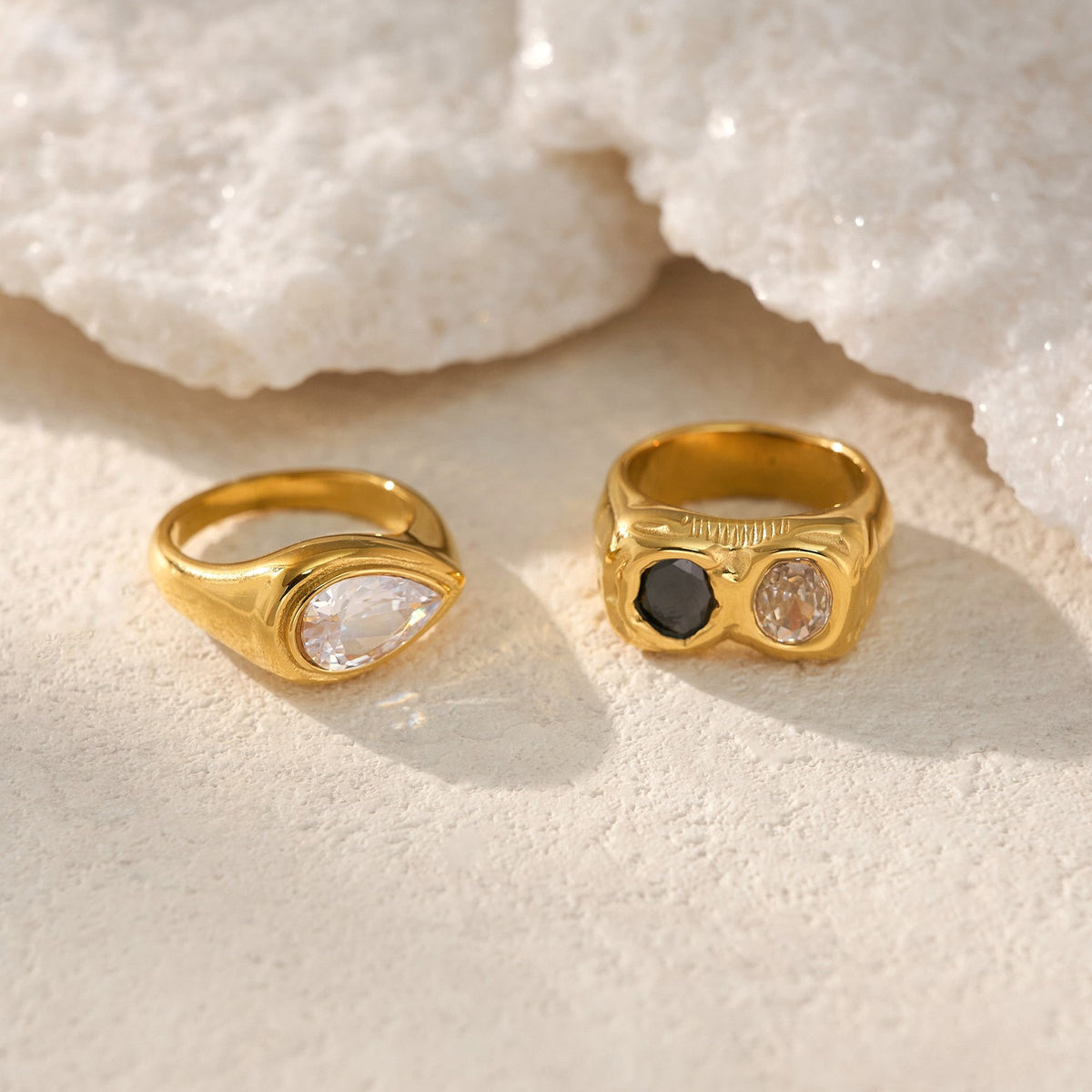18k Dainty Teardrop Zircon Ring