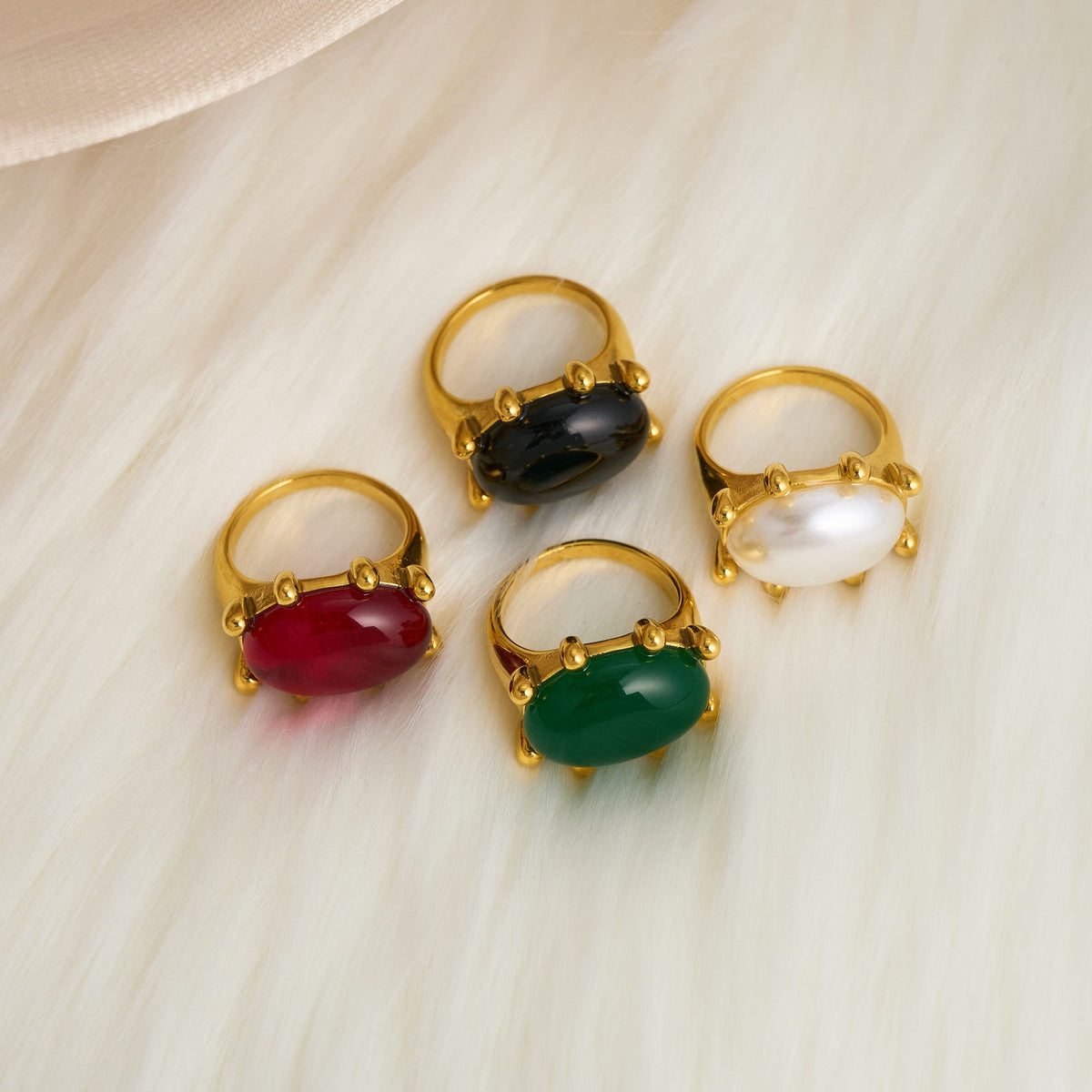 18k Classy Oval Stone Ring