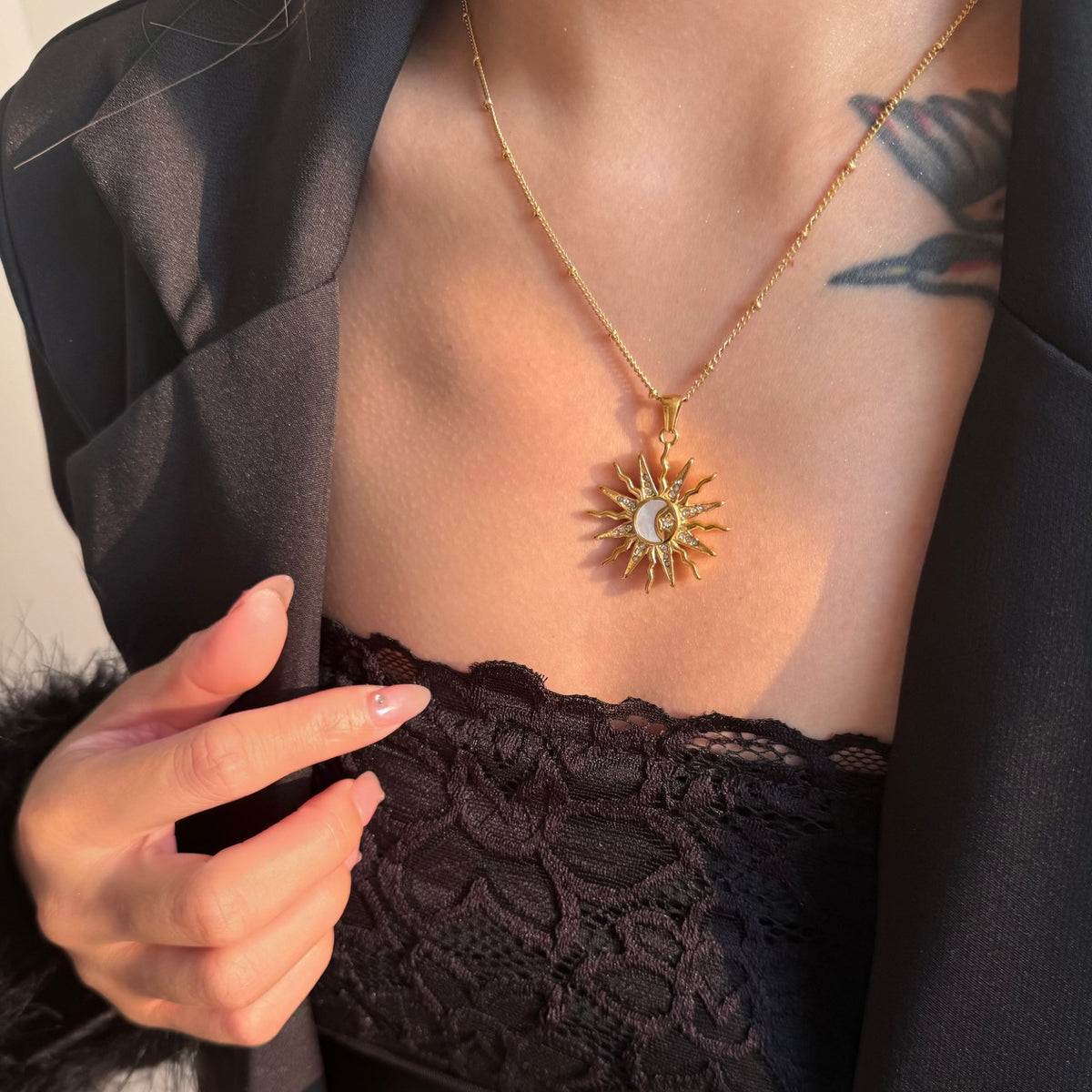 18k Dainty Sun Moon Pendant Necklace
