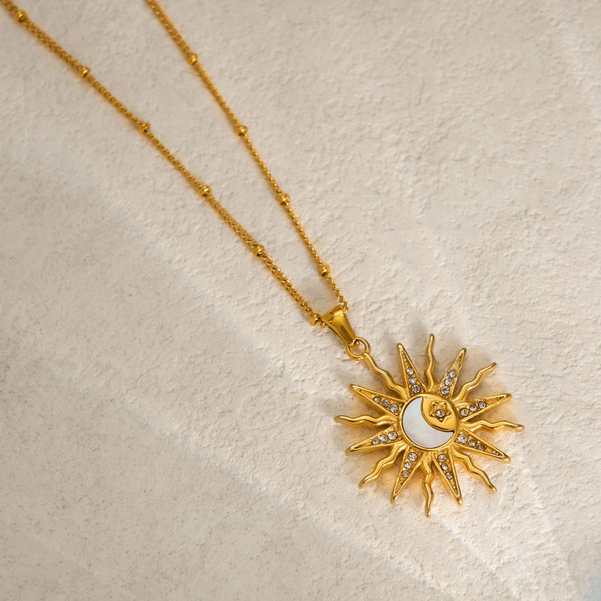 18k Dainty Sun Moon Pendant Necklace