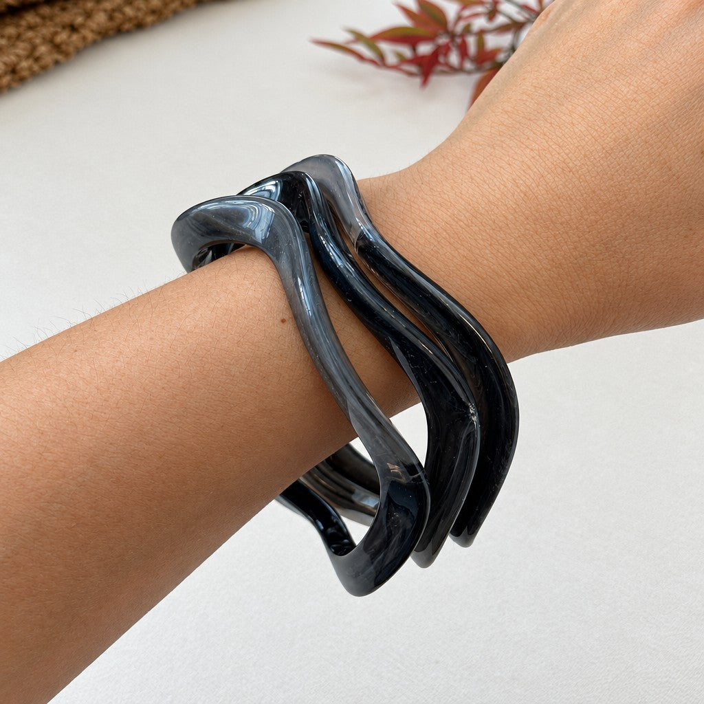 Classy Red Geometric Resin Bangle Set