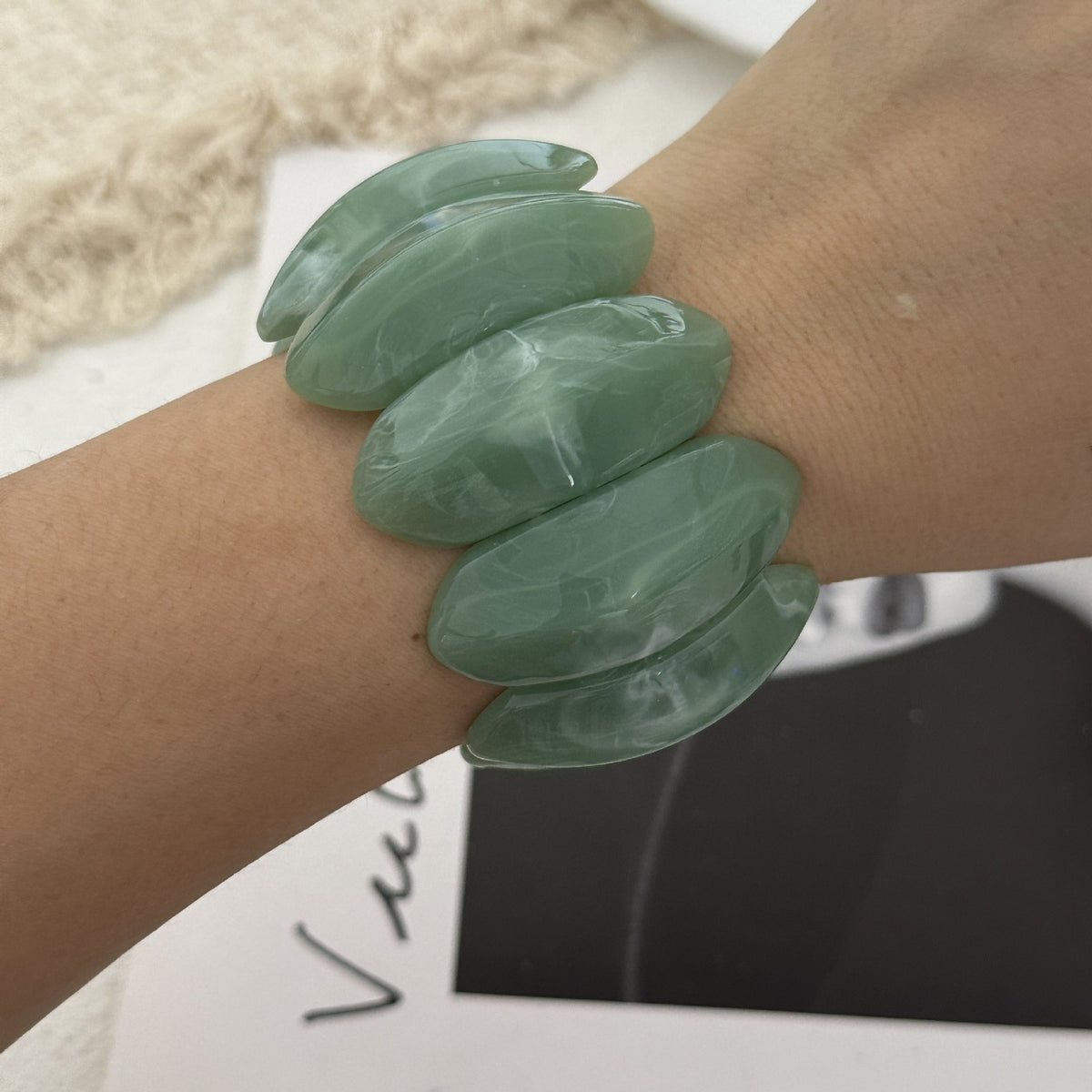 Classy Red Geometric Resin Bangle Set