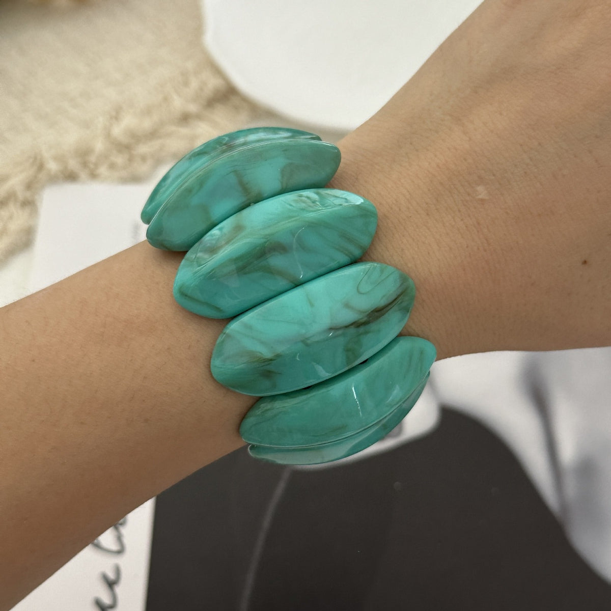 Classy Red Geometric Resin Bangle Set