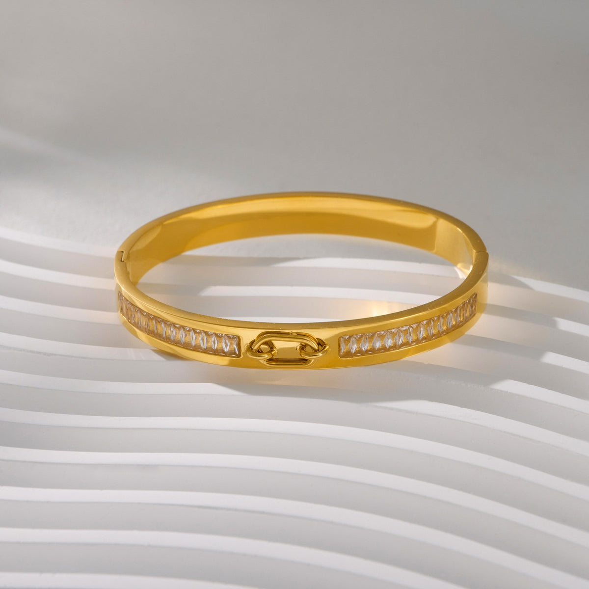 18k Classy Pave Buckle Bangle