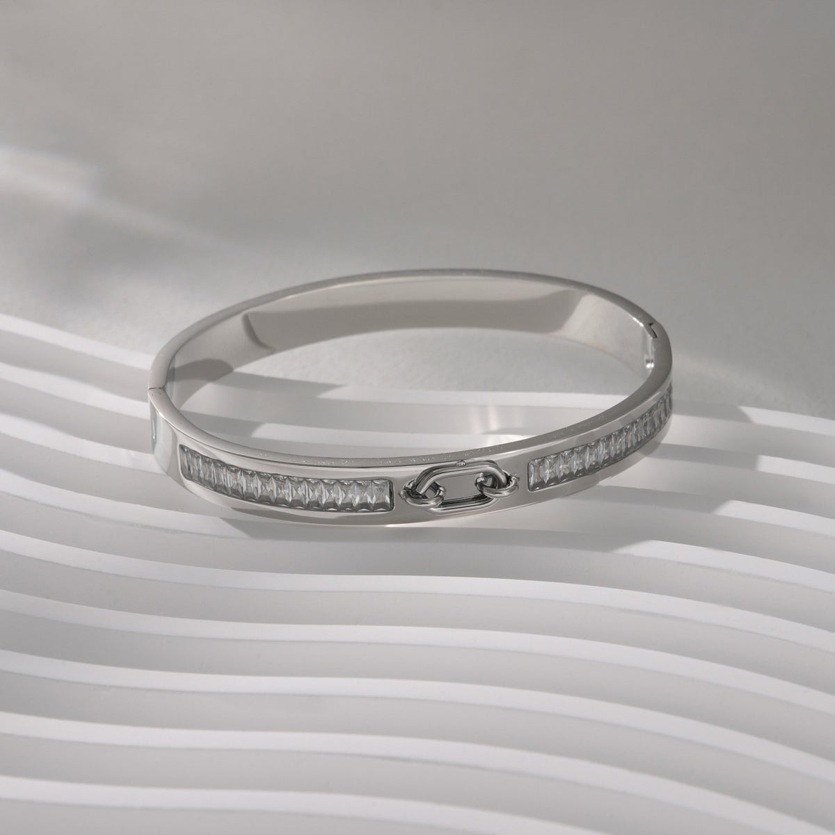 18k Classy Pave Buckle Bangle