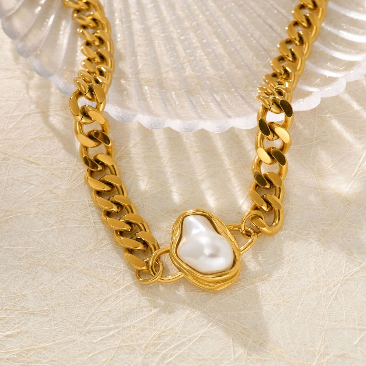 Classy Baroque Pearl Cuban Choker Necklace