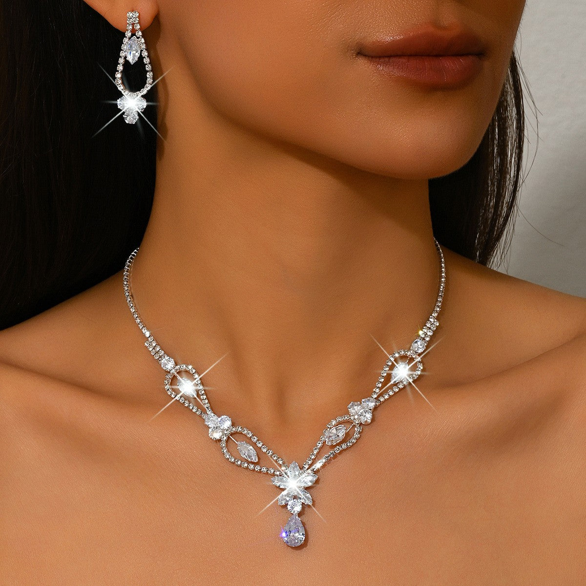 Elegant Rhinestone Star Necklace & Earring Set