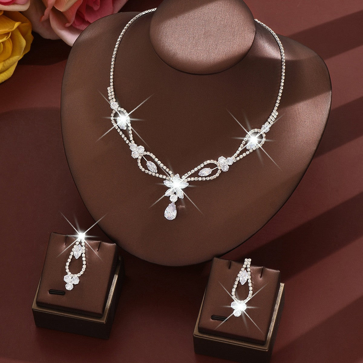 Elegant Rhinestone Star Necklace & Earring Set