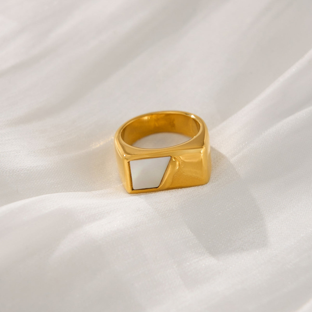 18k Boho Geometric Pearl Ring Set