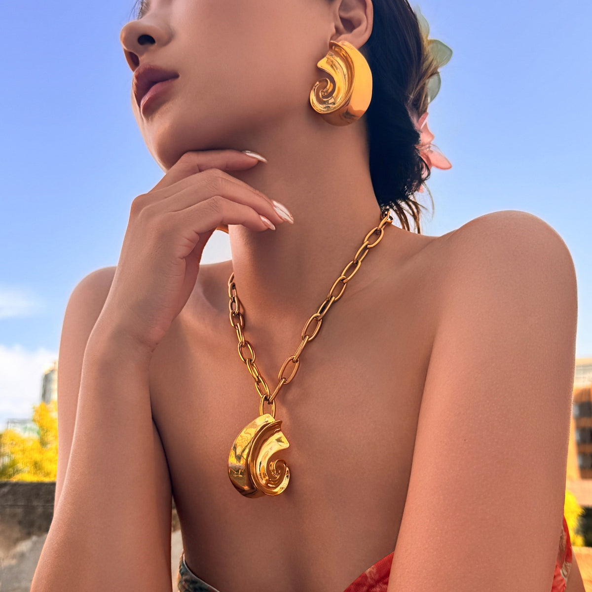 18k Bold Conch Swirl Necklace & Earring Set
