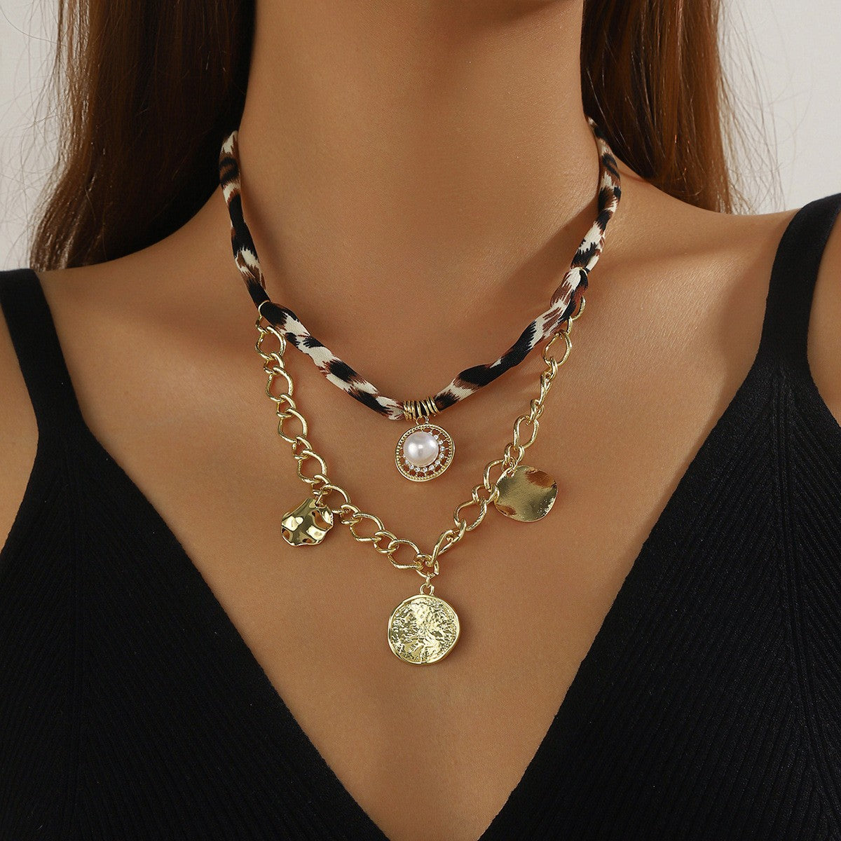 Classy Leopard Print Pearl Ribbon Necklace