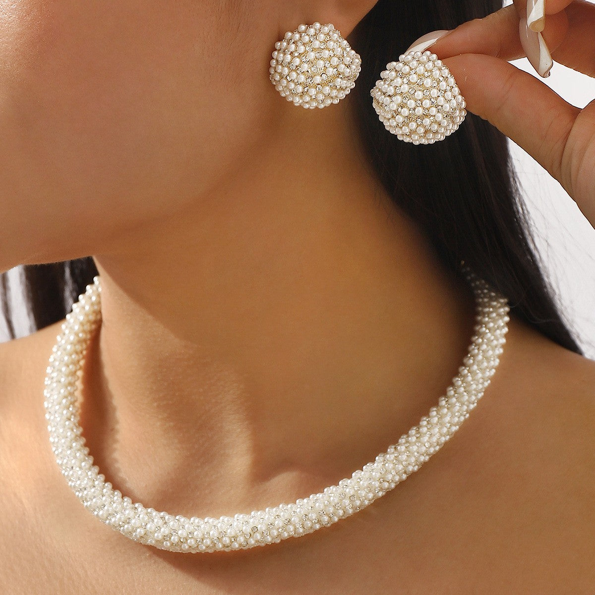 Classy Faux Pearl Collar Necklace & Earring Set