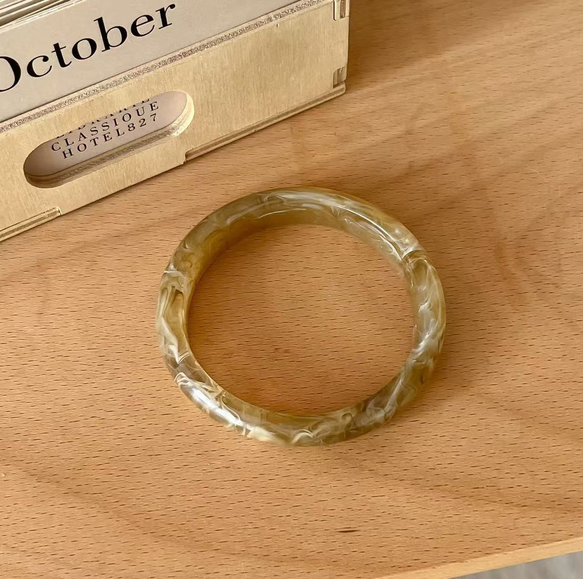 Classy Amber Marbled Resin Bangle Set