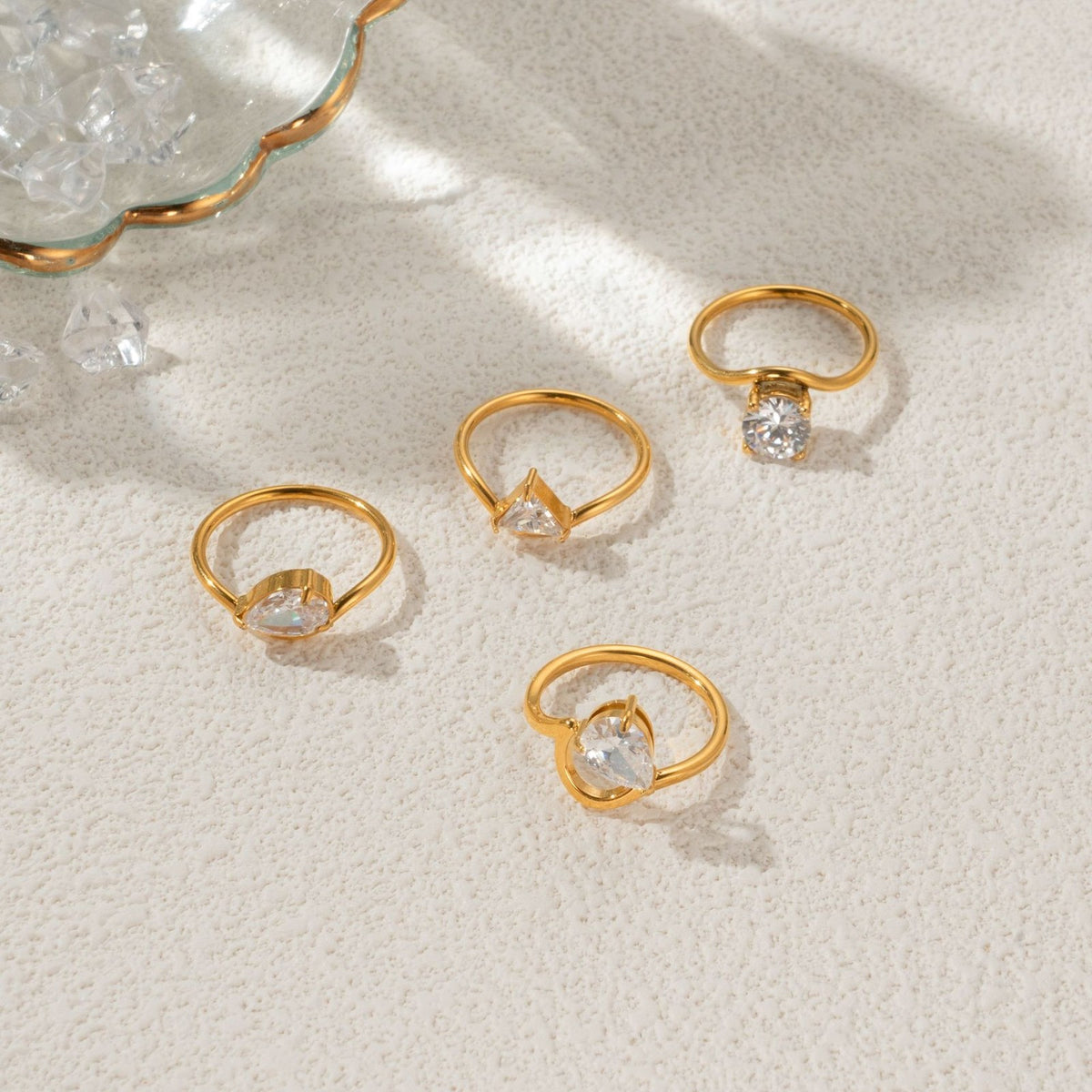 18k Dainty Geometric Zirconia Ring