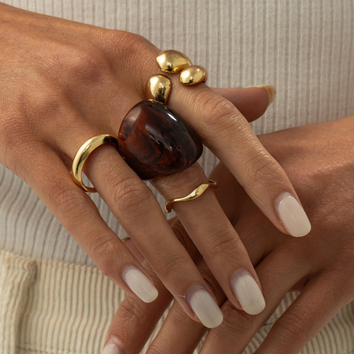 Classy Mixed Resin & Metal Ring Set