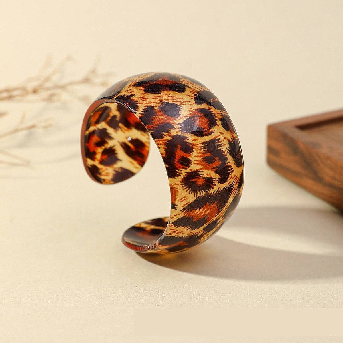 Classy Leopard Print Acrylic Bangle Set