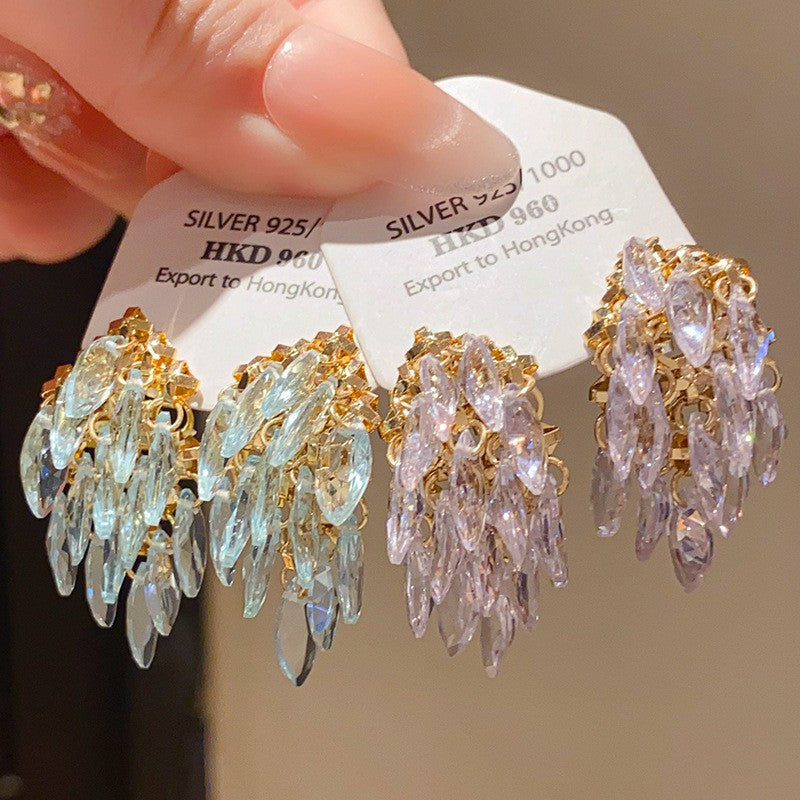 Dainty Teardrop Cluster Earrings