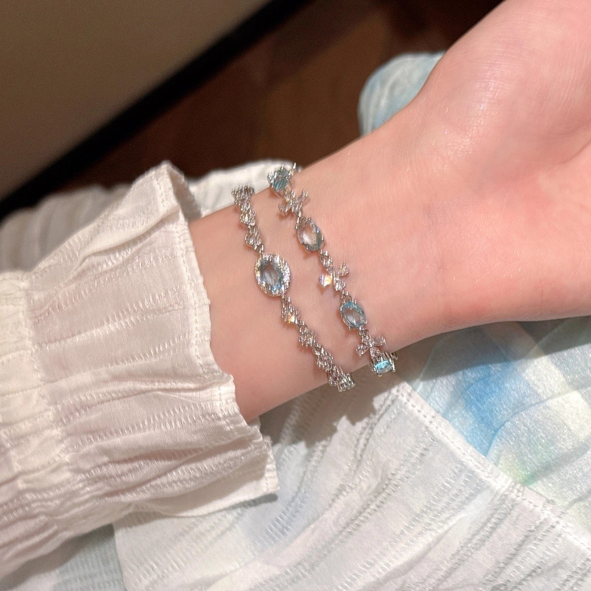 Dainty Blue Oval Floral Bracelet Set