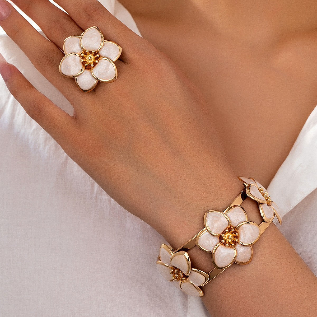 Romantic White Enamel Flower Ring & Bracelet Set