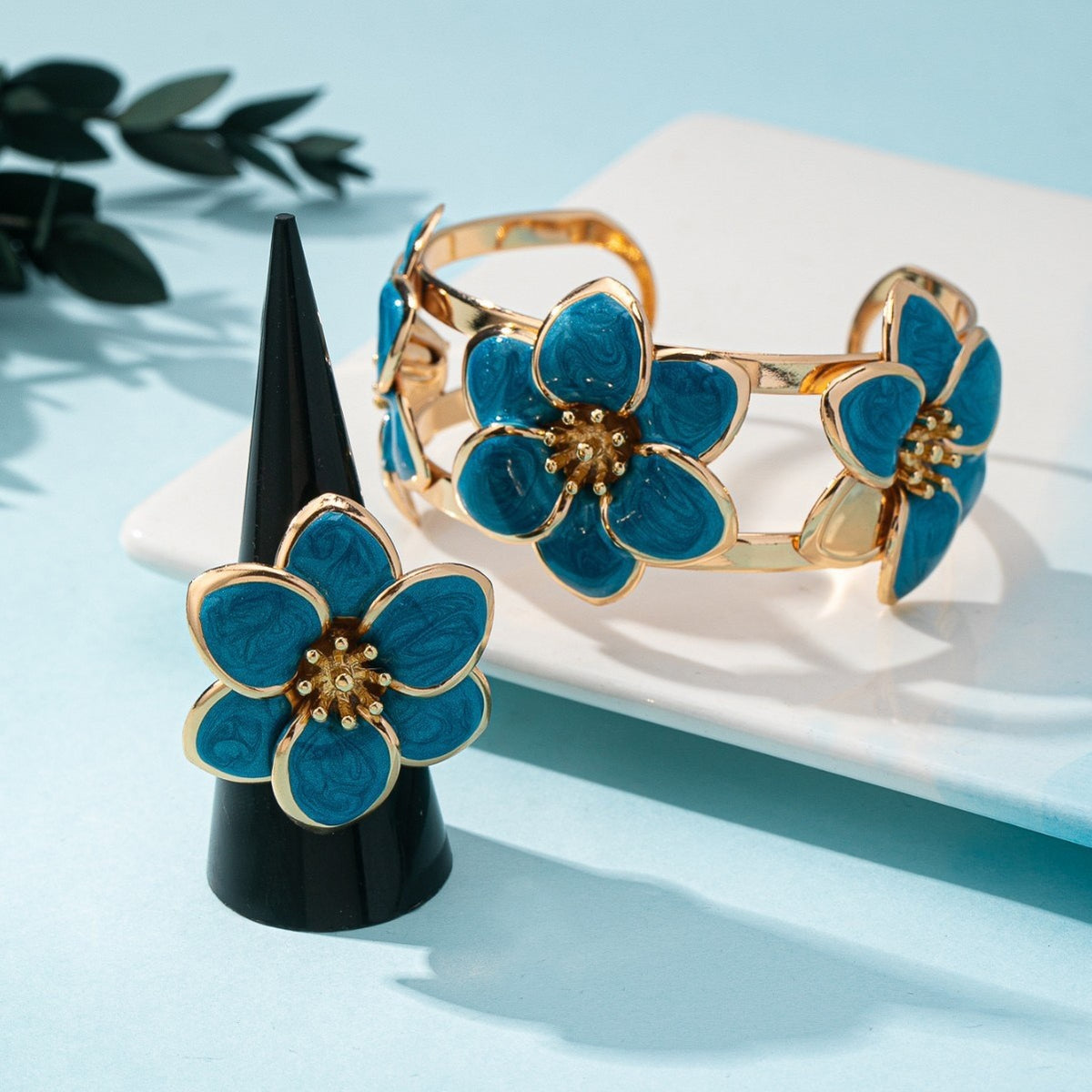 Romantic White Enamel Flower Ring & Bracelet Set