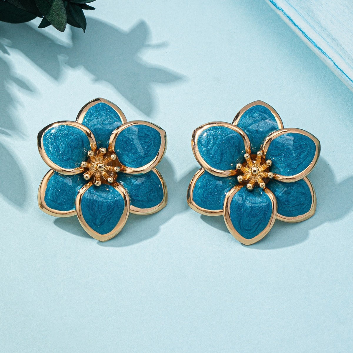 Romantic White Enamel Flower Ring & Bracelet Set