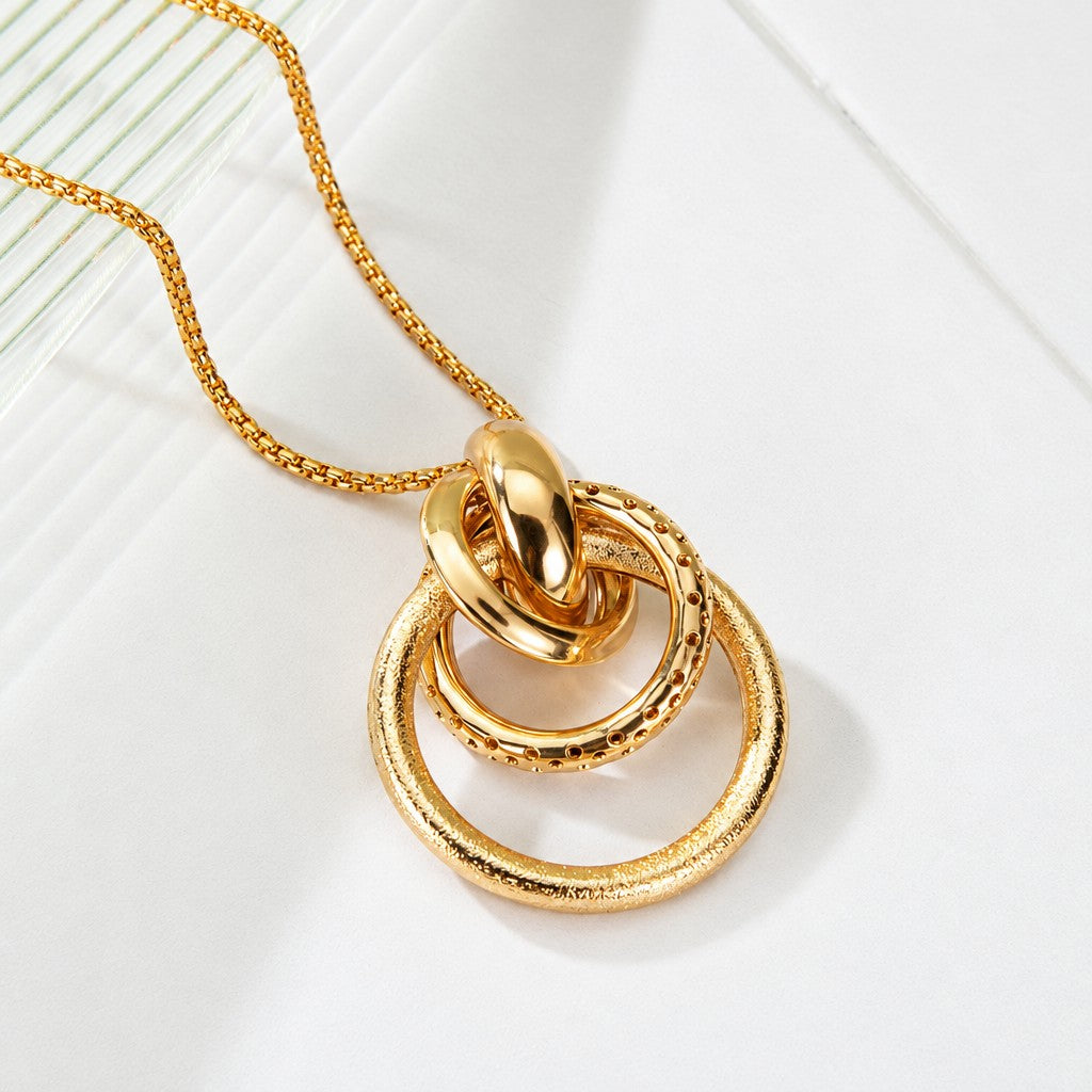 Classy Interlocking Circle Pendant Necklace