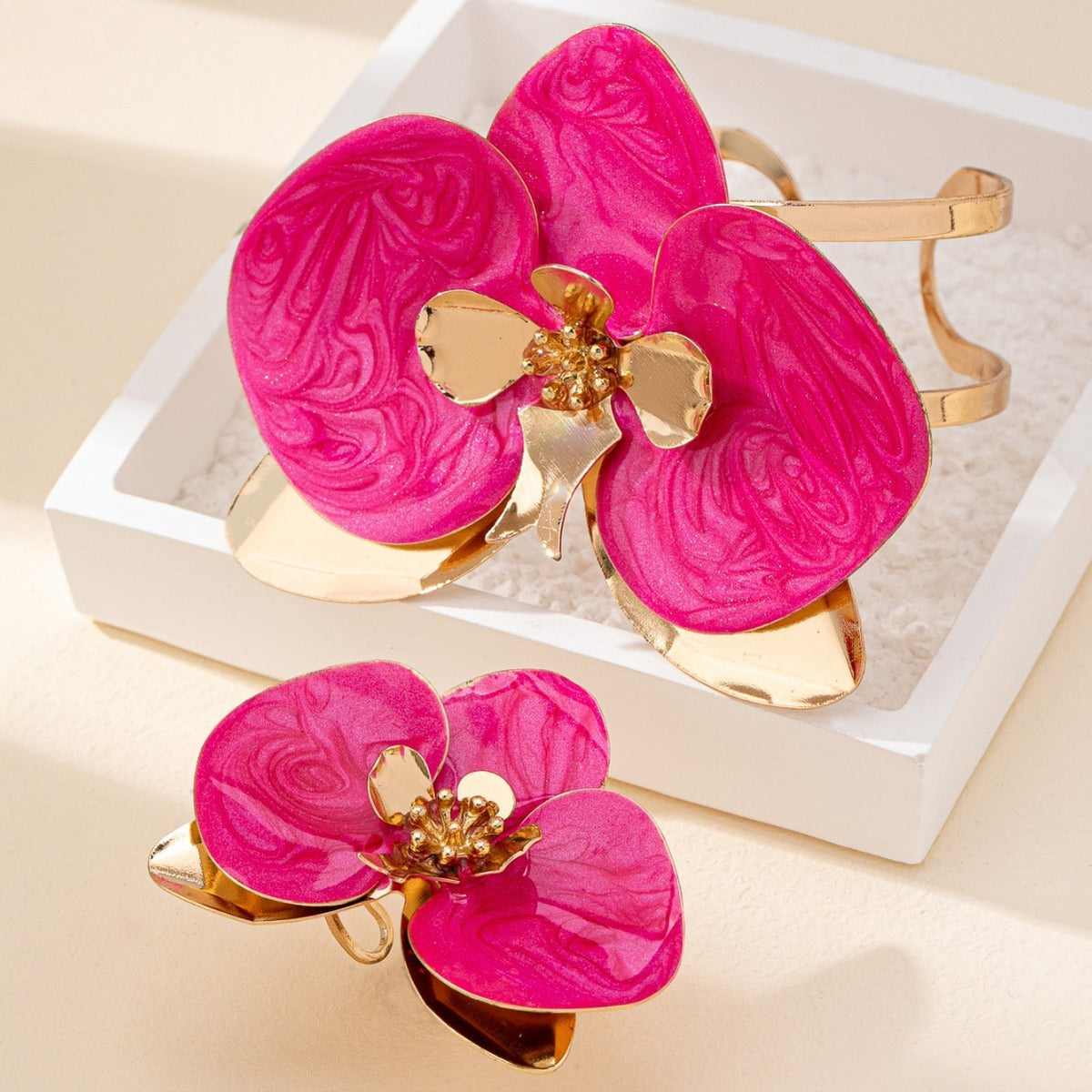 Romantic White Marbled Flower Bangle & Ring Set