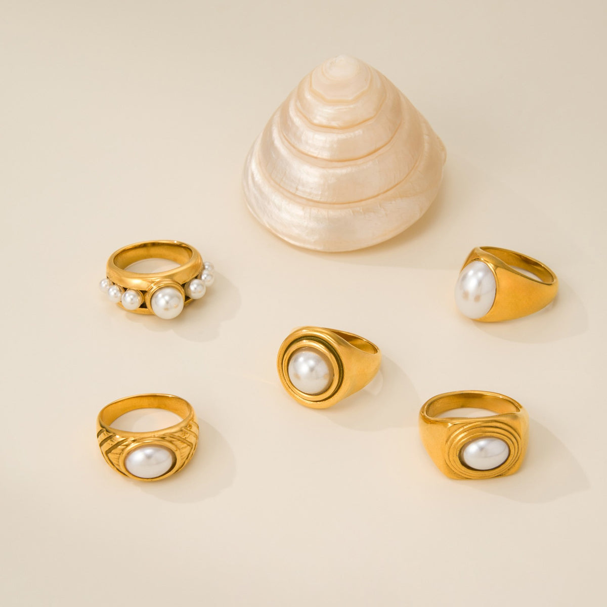 18k Classy Geometric Pearl Ring Set