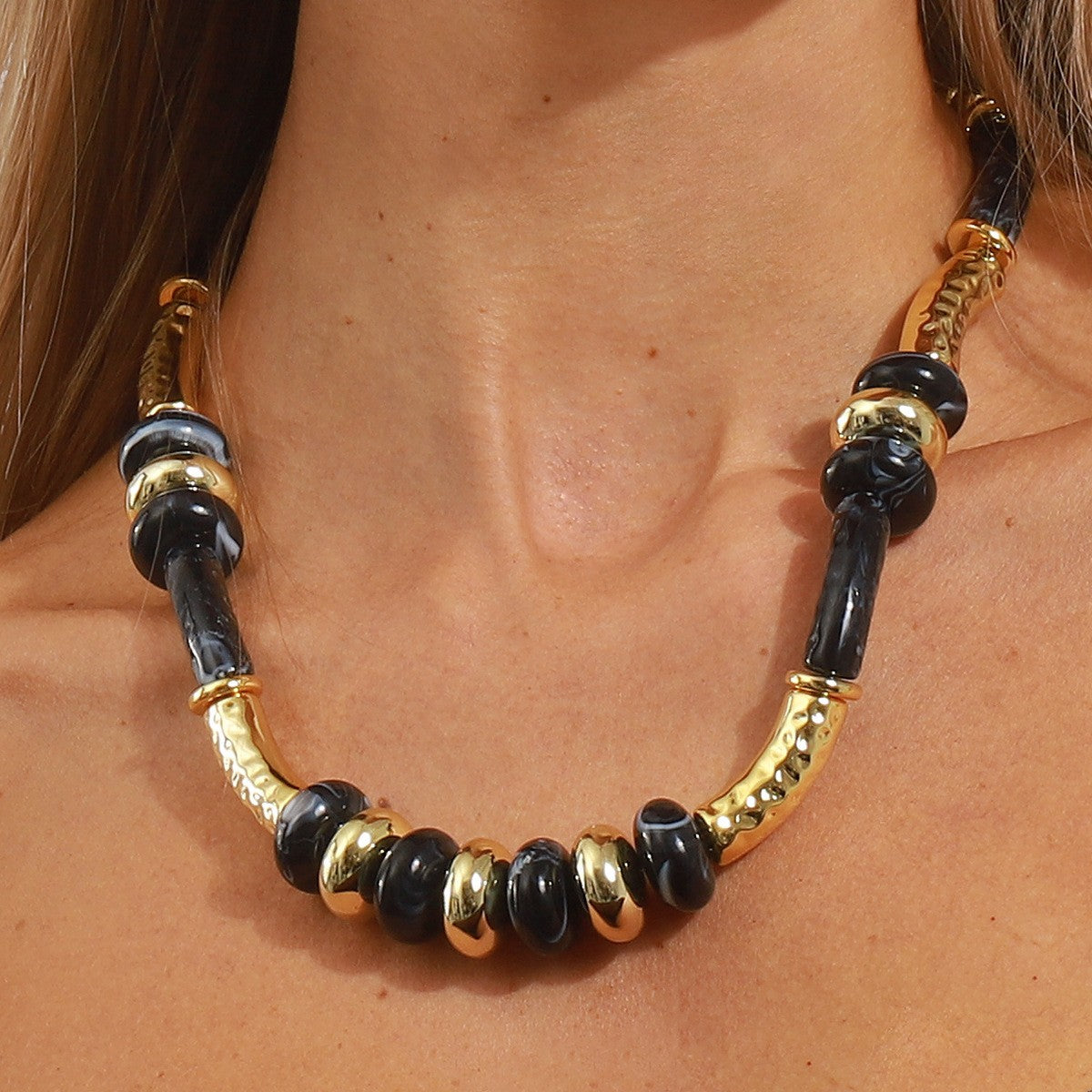 Classy Amber Tube Resin Necklace