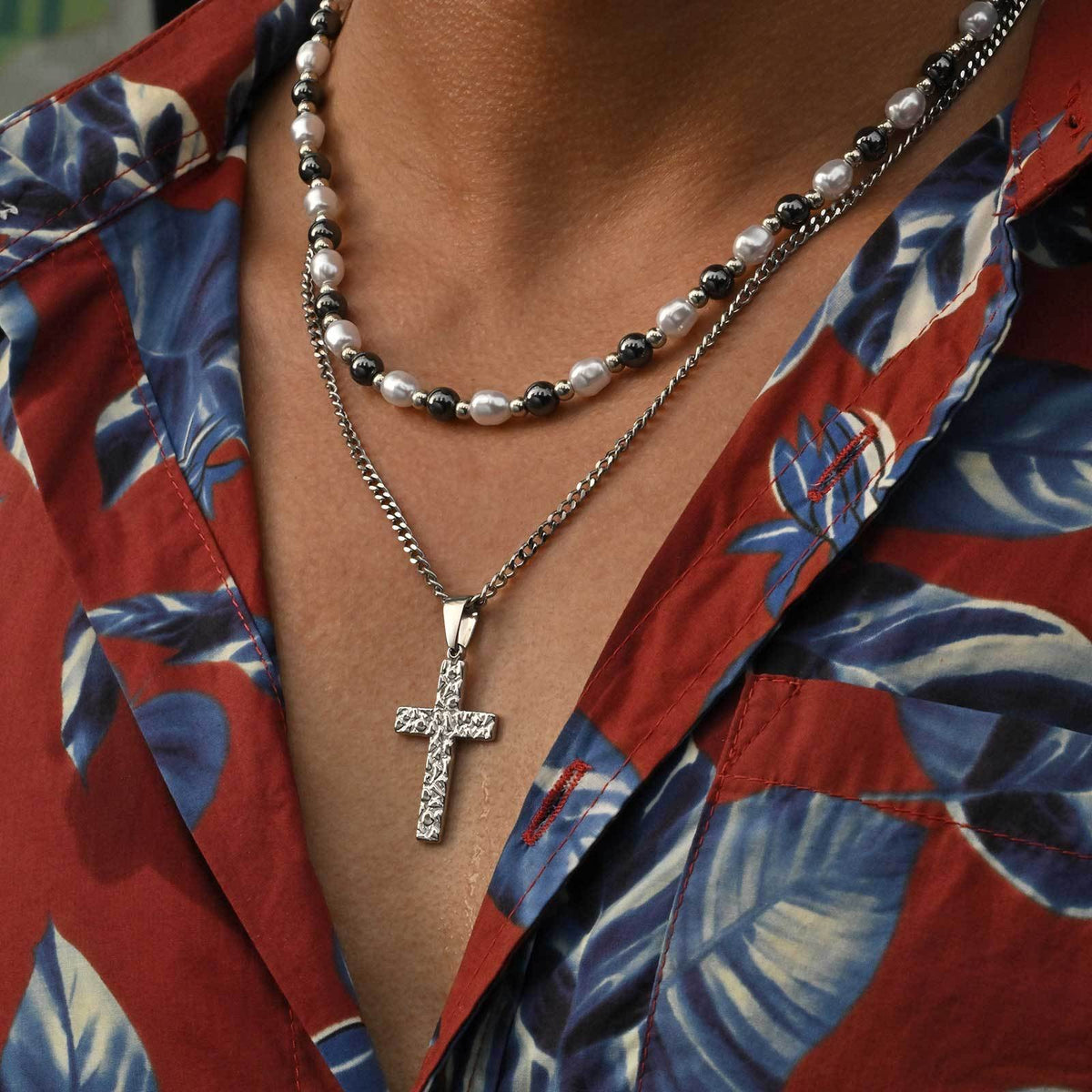 Vintage Textured Cross Pendant Necklace