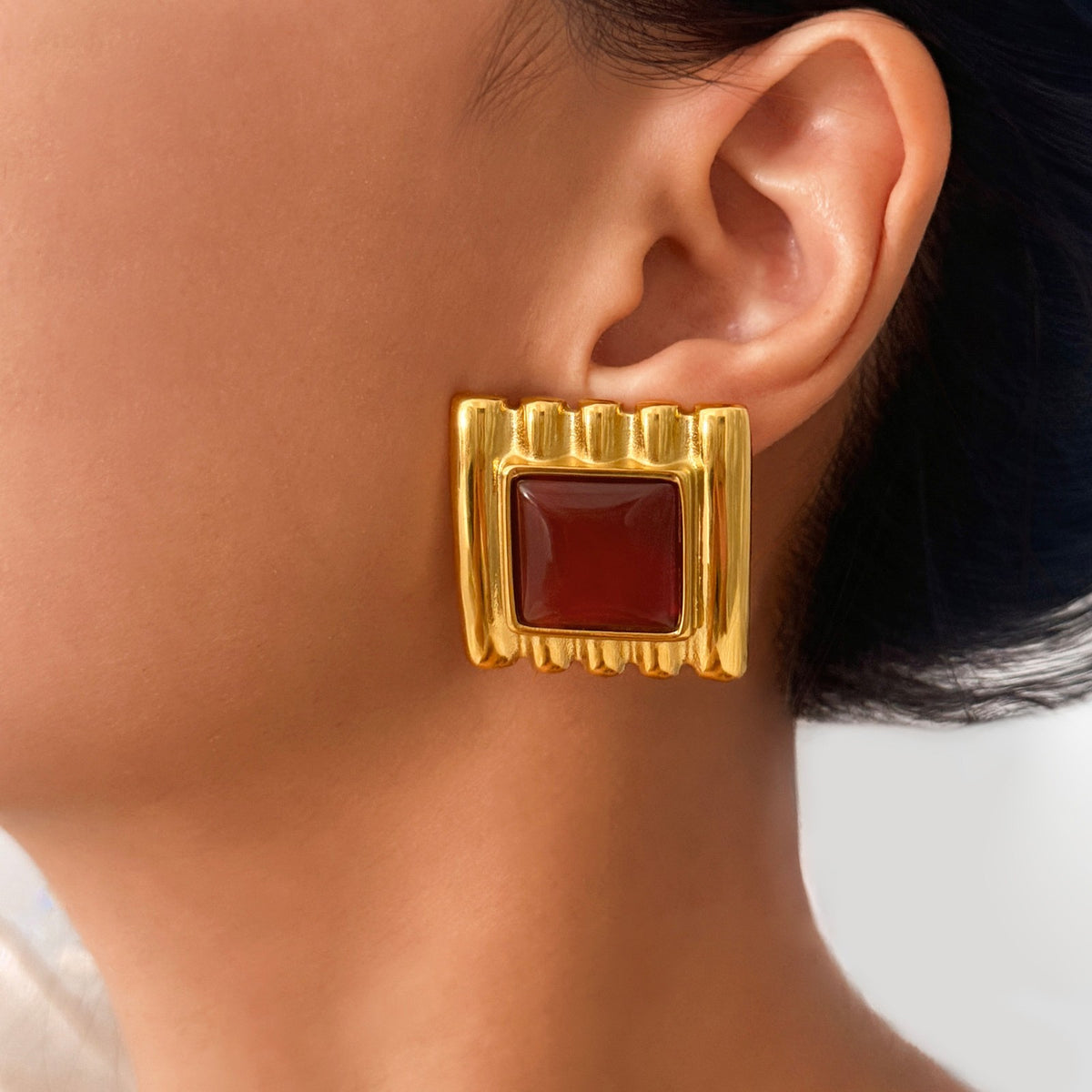 18k Vintage Red Square Stud Earrings