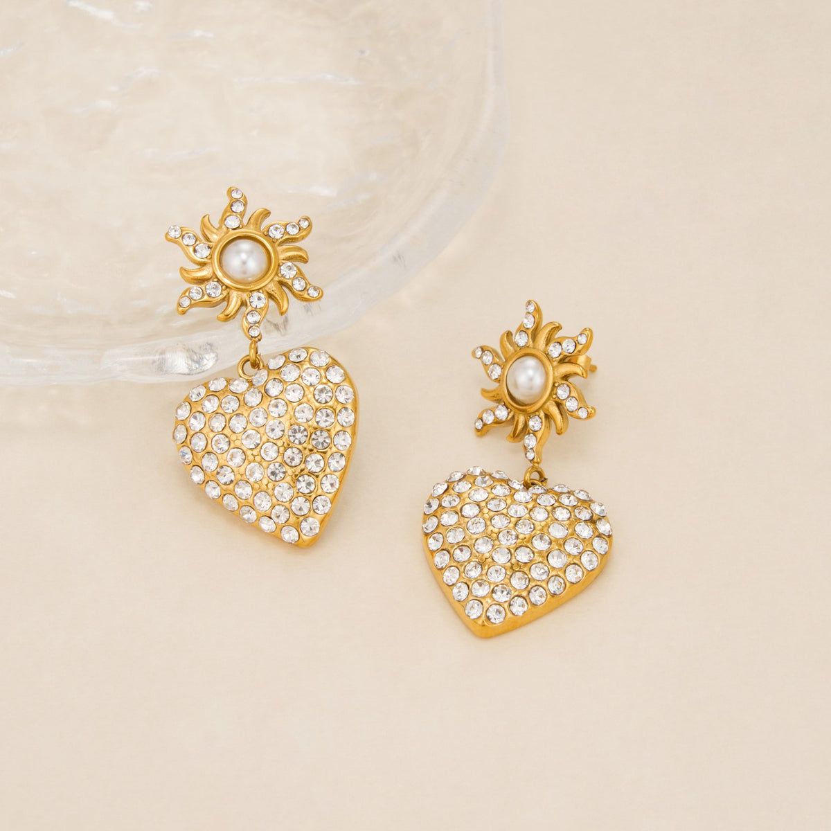 18k Dainty Sun Pearl Heart Earrings