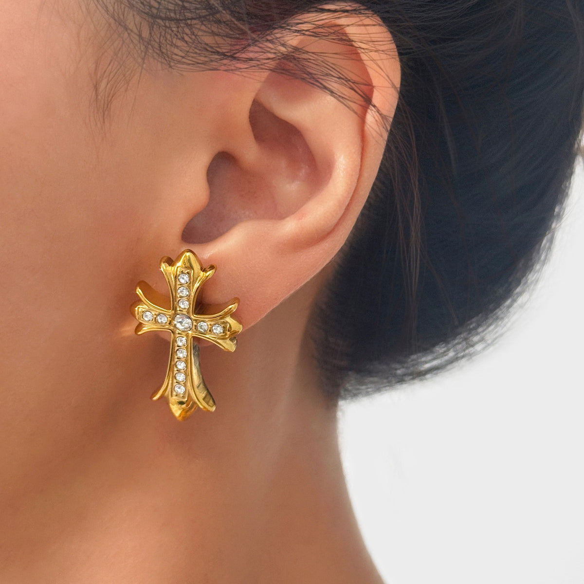 18k Classy Rhinestone Cross Stud Earrings