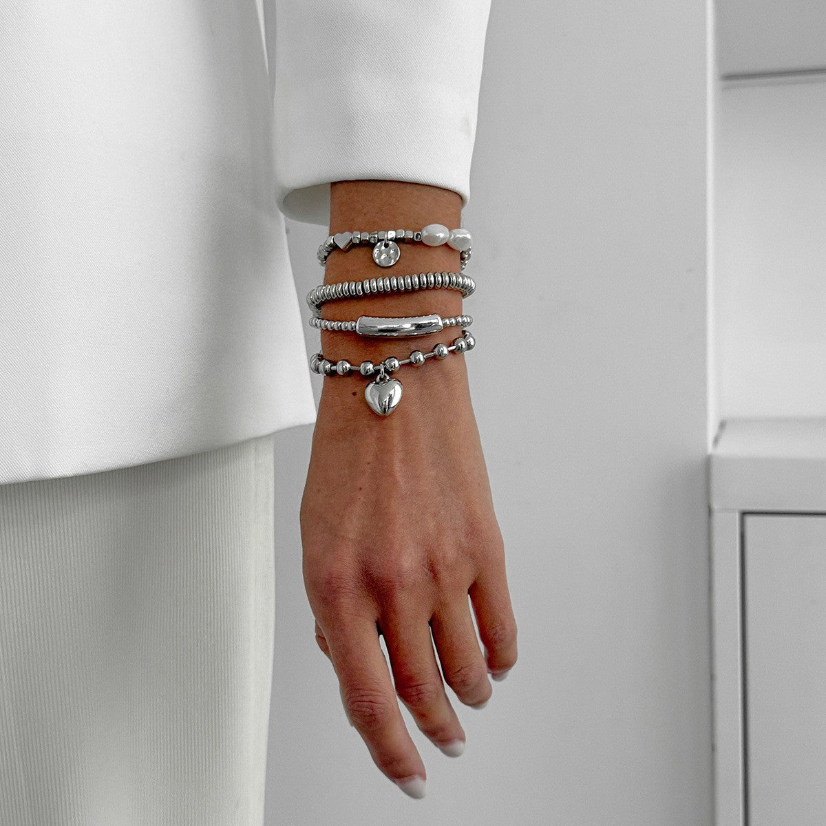 Classy Baroque Pearl & Heart Charm Bracelet Set