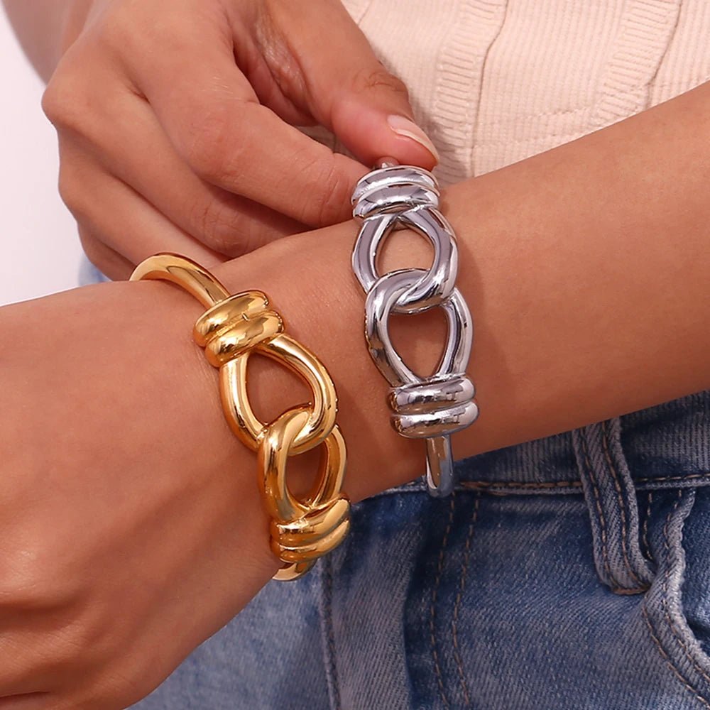 18k Chunky Buckle Open Bangle Bracelet - Veinci