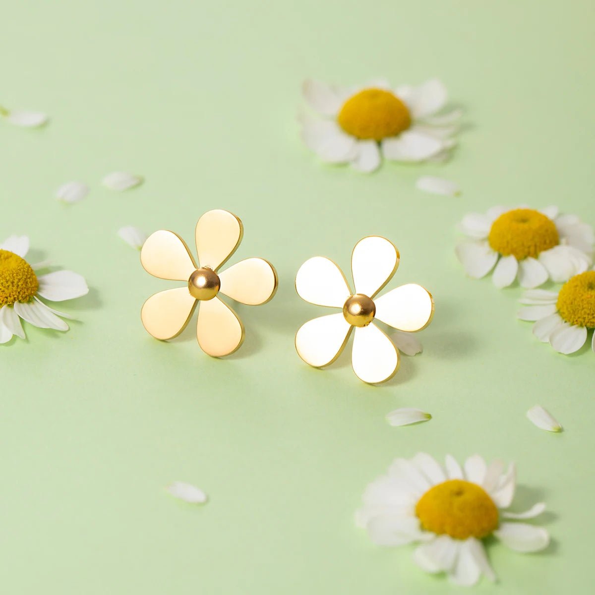 18k Dainty Flower Earrings - Veinci