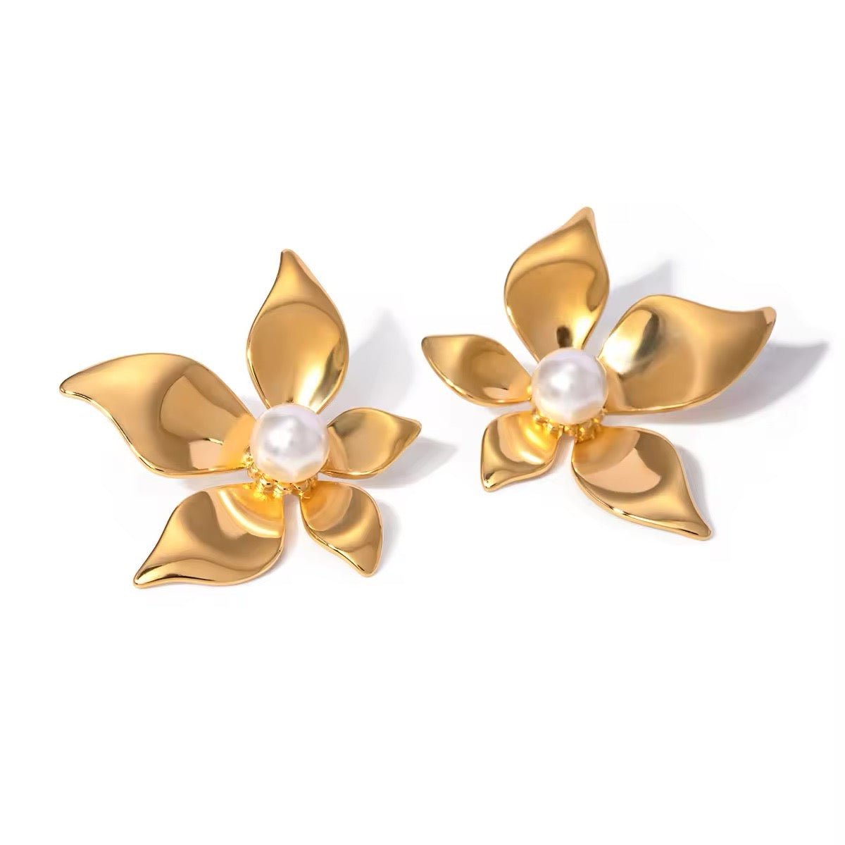 18k Glamorous Gold Floral Stud Earrings & Ring - Veinci