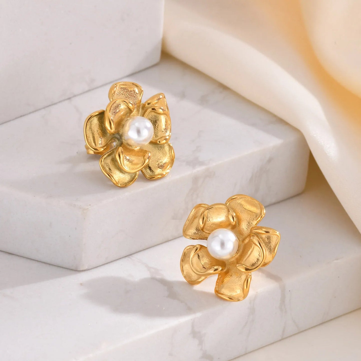 18k Pearl Flower Earrings - Veinci