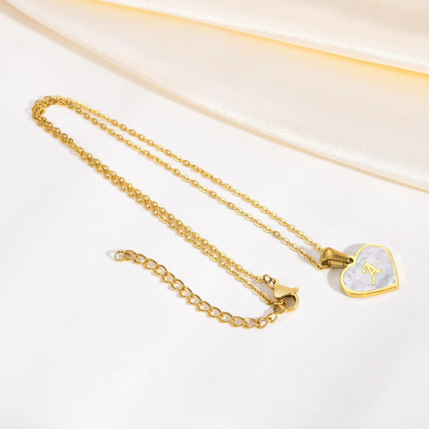 18k Pearl Heart Initial Letter Necklace - Veinci