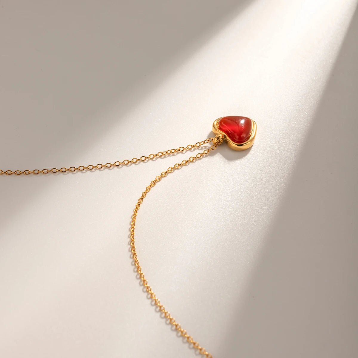 18k Romantic Dainty Red Heart Necklace - Veinci