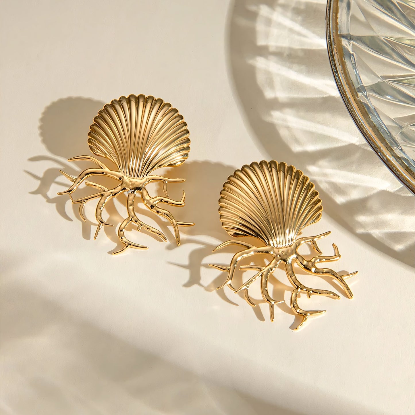 18k Sea Shell Coral Earrings - Veinci