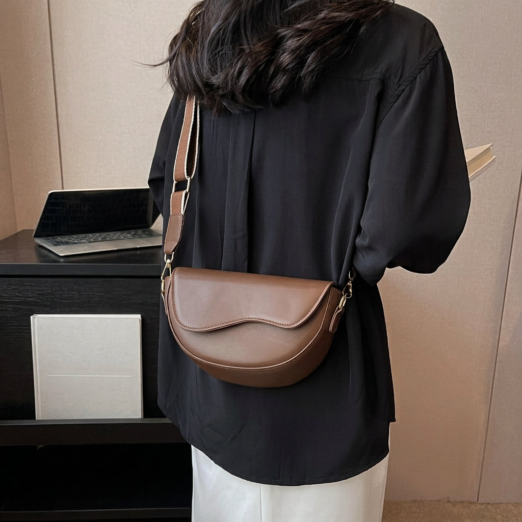 Everyday Wide Strap Saddle Bag