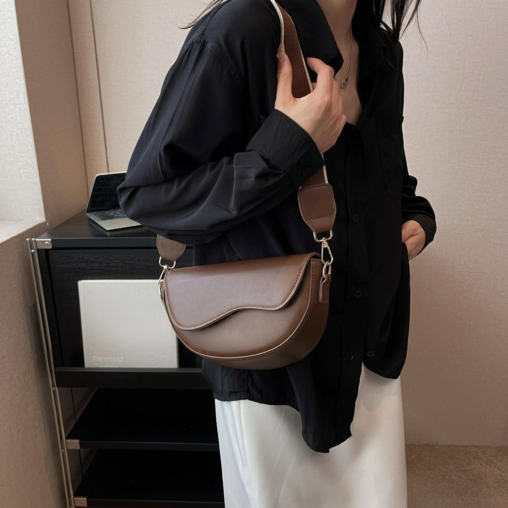 Everyday Wide Strap Saddle Bag