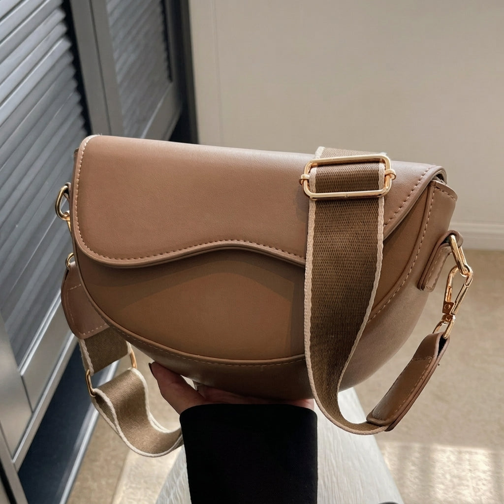 Everyday Wide Strap Saddle Bag