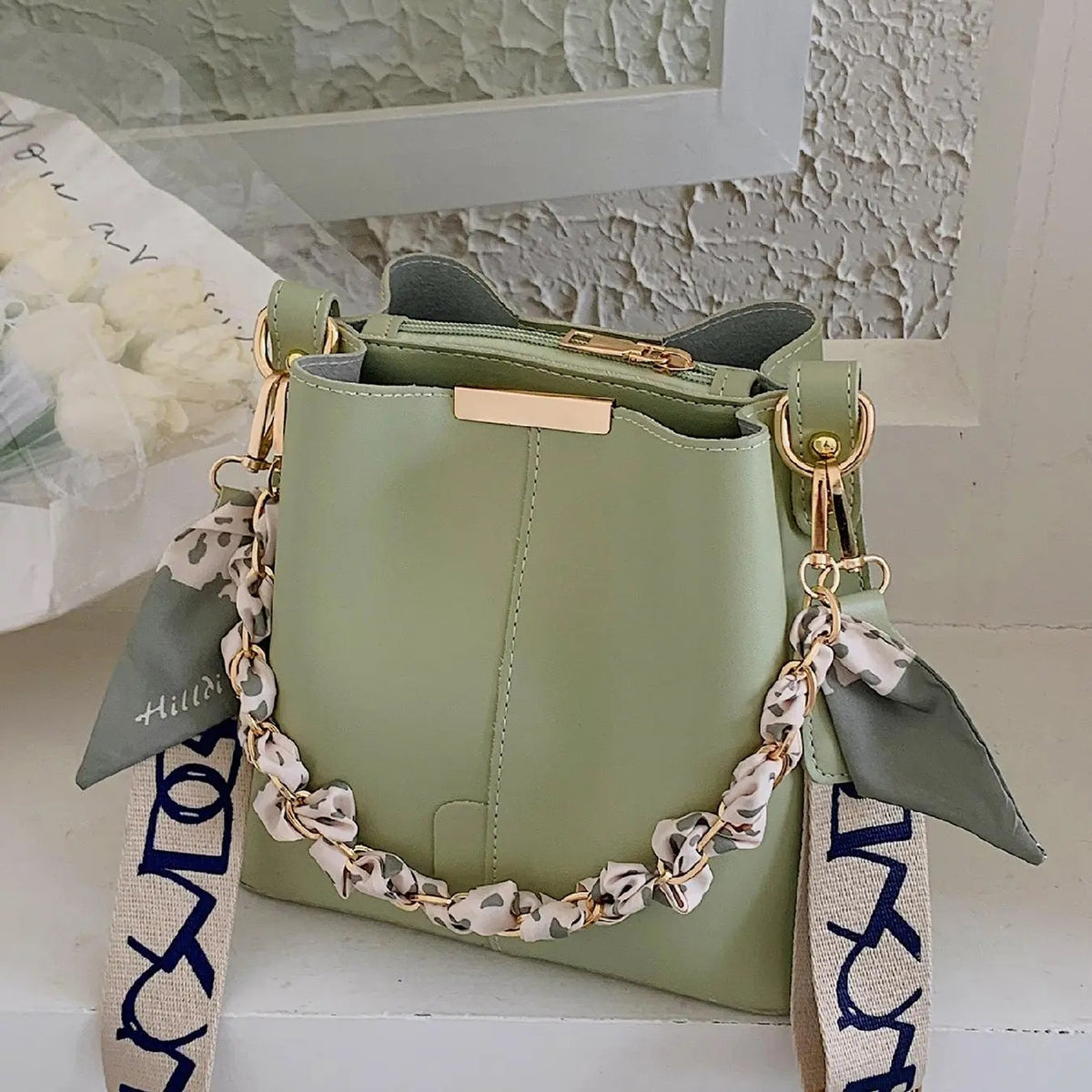 Fashionable Chain Bucket Crossbody Bag